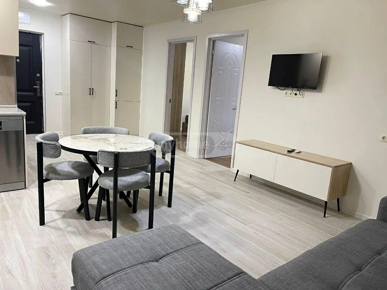ანგისის ქ. 1 - 3 rooms