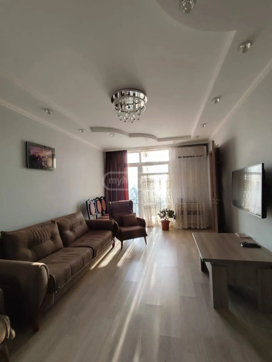 ლეონიძის ქ. 4ე - 3 rooms