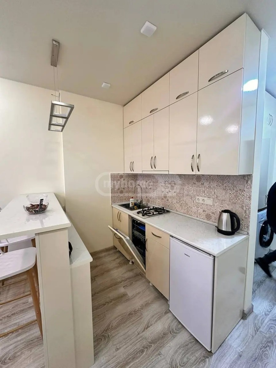 აბუსერიძე ტ. ქ. 5 - 1 rooms