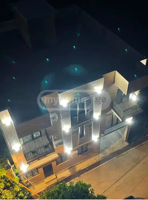 ანგისის ქ. 33 - 2 rooms