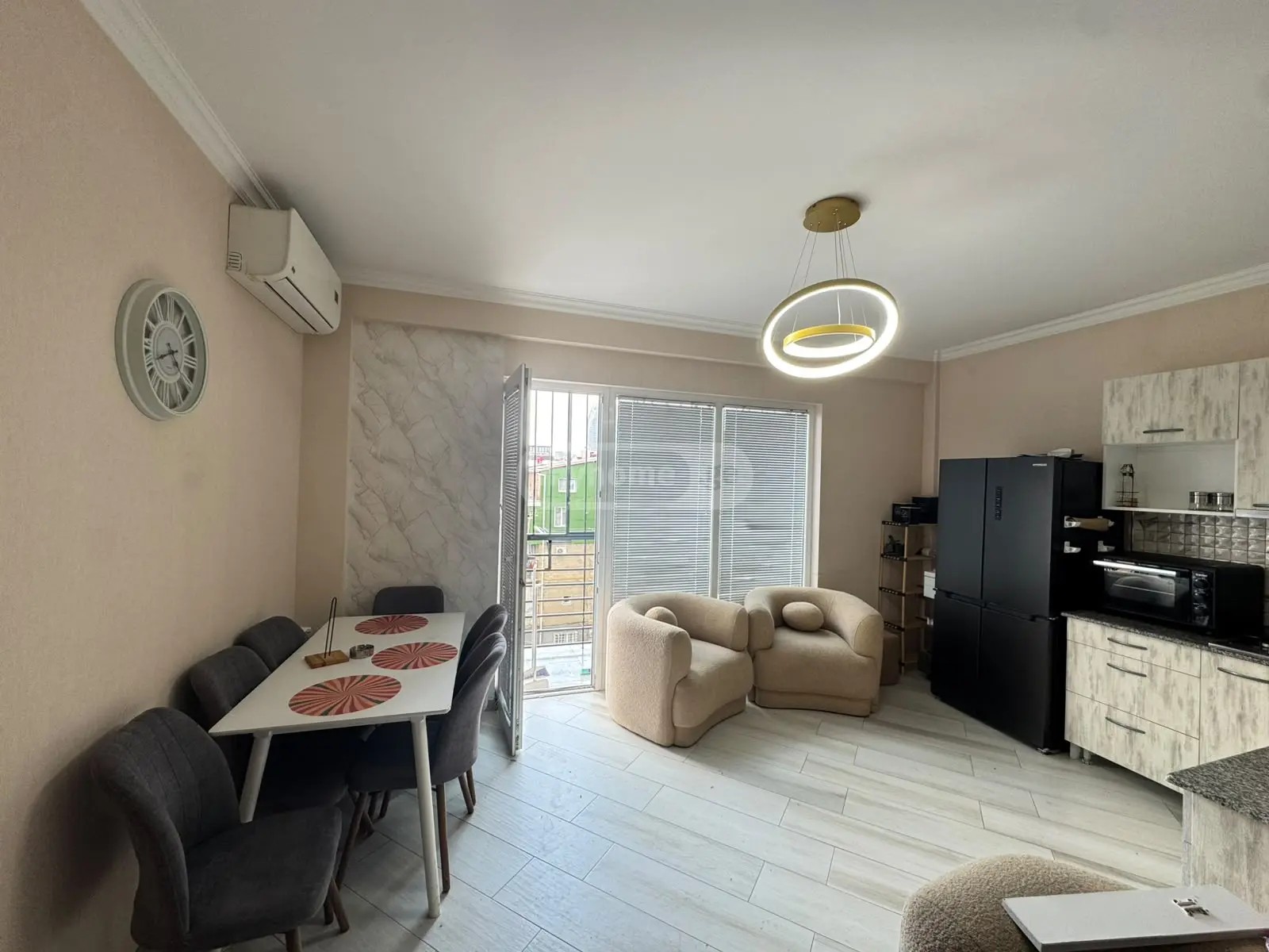 26 მაისის ქ.  - 3 rooms