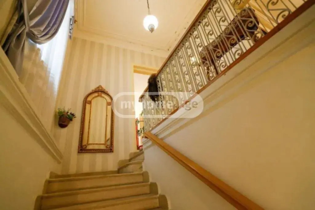 გელათის ქ. 28 - 6 rooms