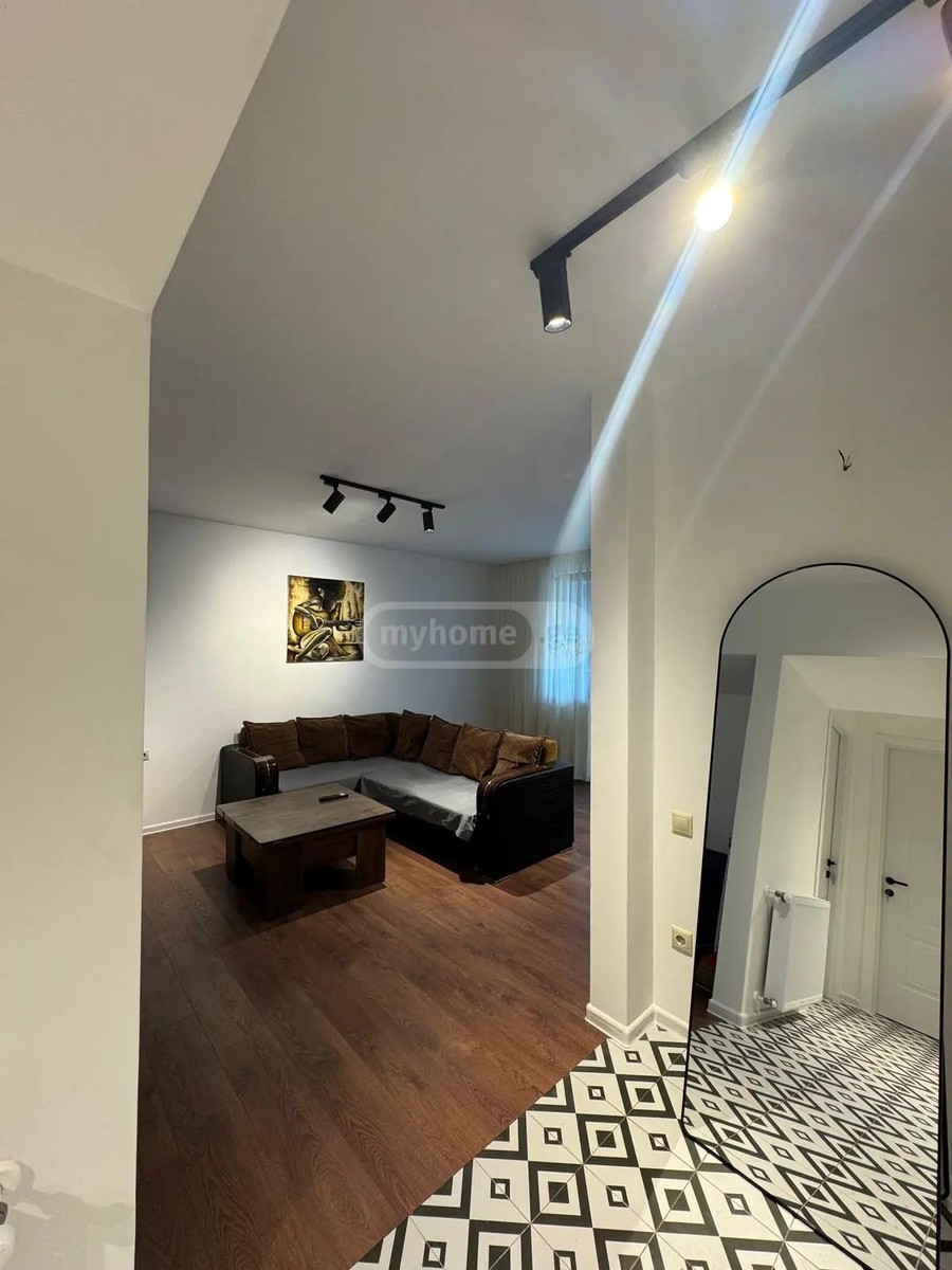 აღმაშენებლის ქ.  - 3 rooms