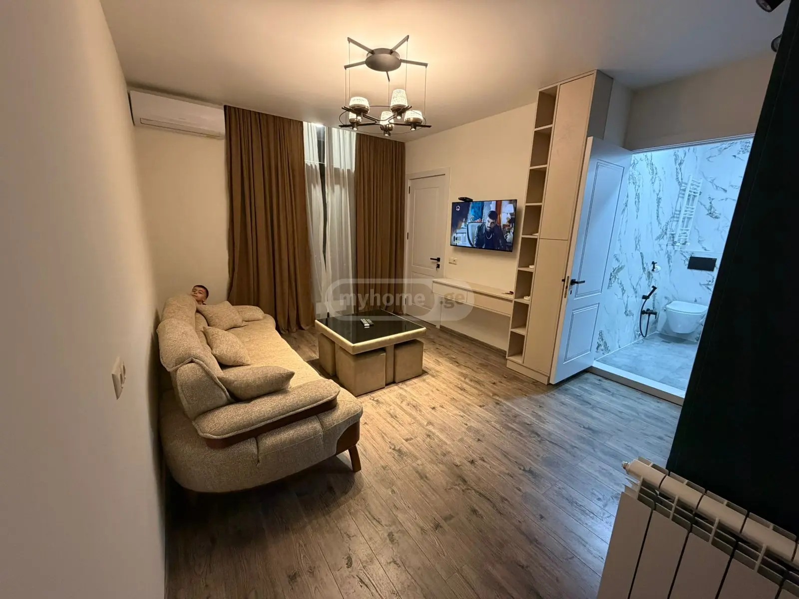 ანგისის 3 ჩიხი 0 - 2 rooms