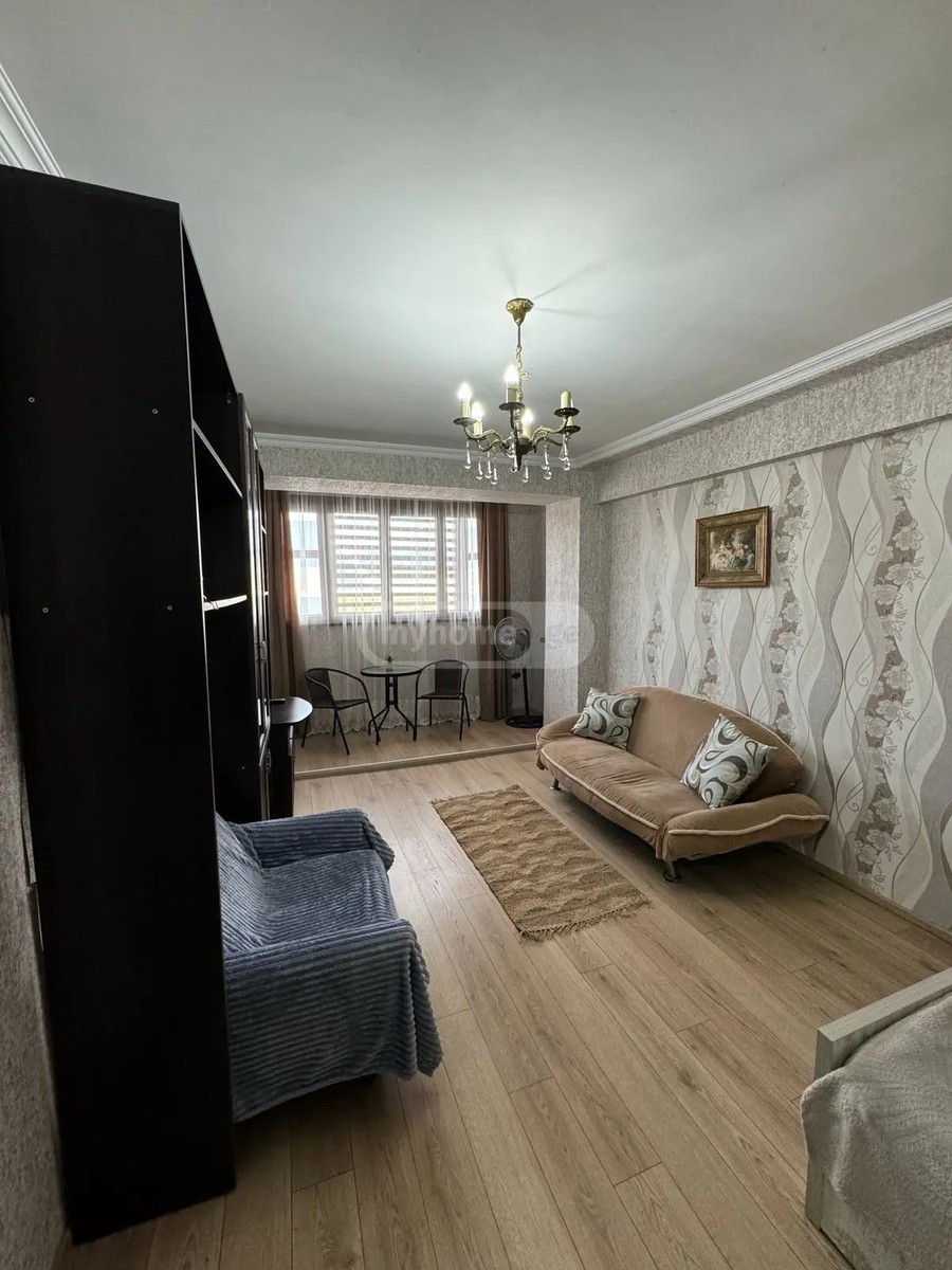 9 აპრილის ქ. 7 - 2 rooms