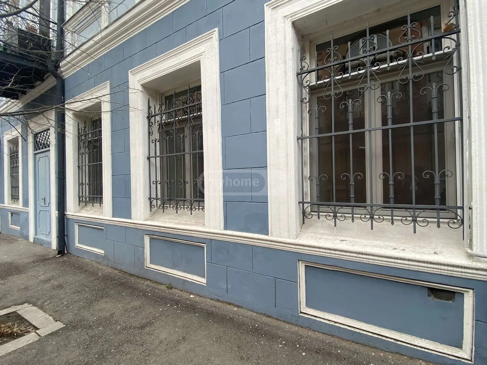 აღმაშენებლის გამზ. 492 - 3 rooms