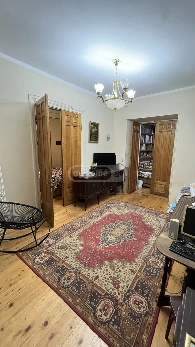 ტყვიავის ქ. 11 - 3 rooms