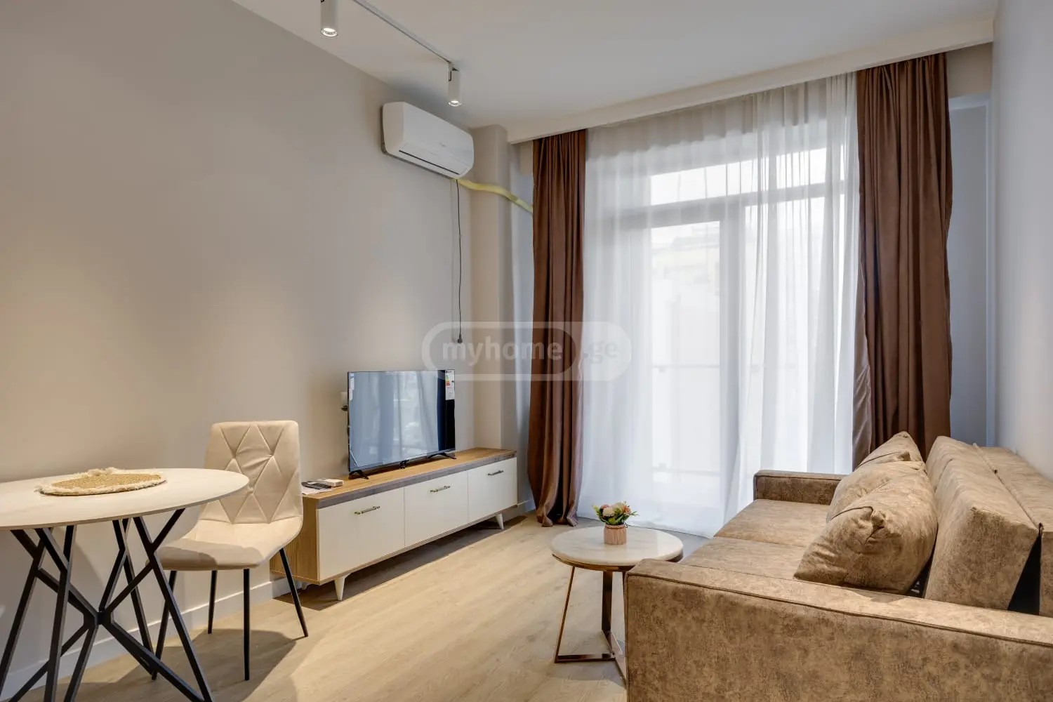 დავარის ქ. 38 - 2 rooms