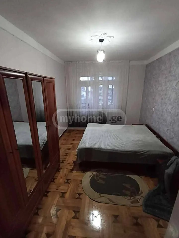 აბუსერიძე ტ. ქ. 23 - 4 rooms