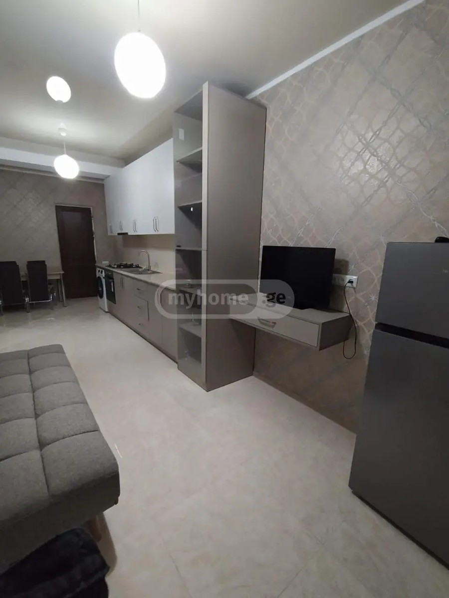 აღმაშენებლის გამზ. 132 - 3 rooms