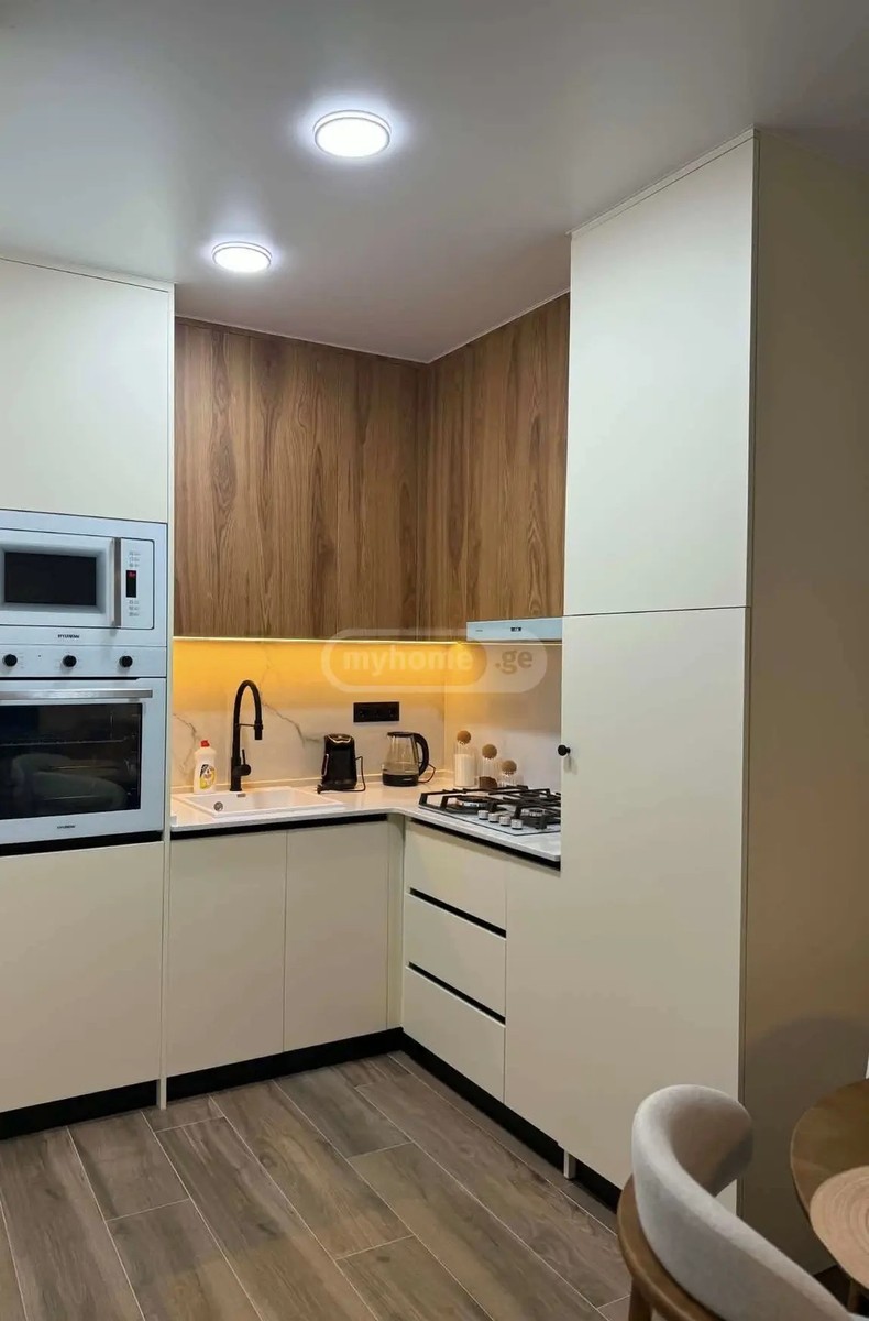 ლორთქიფანიძე გრ. ქ. 24 - 3 rooms