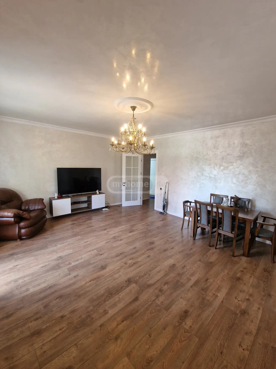 პუშკინის ქ. 35 - 3 rooms