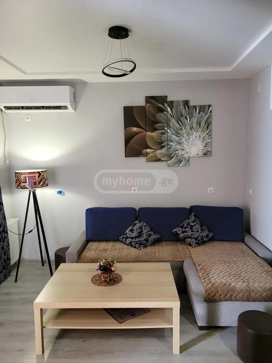 აღმაშენებლის ქ. 5 - 3 rooms