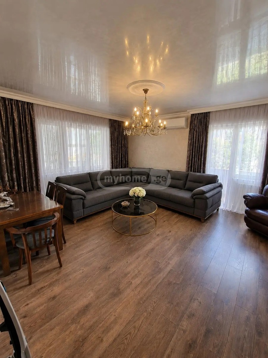 პუშკინის ქ. 35 - 3 rooms