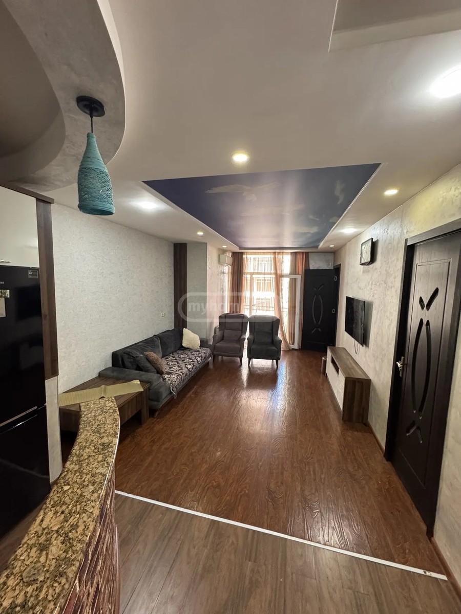 აბუსერიძე ტ. ქ. 53 - 4 rooms