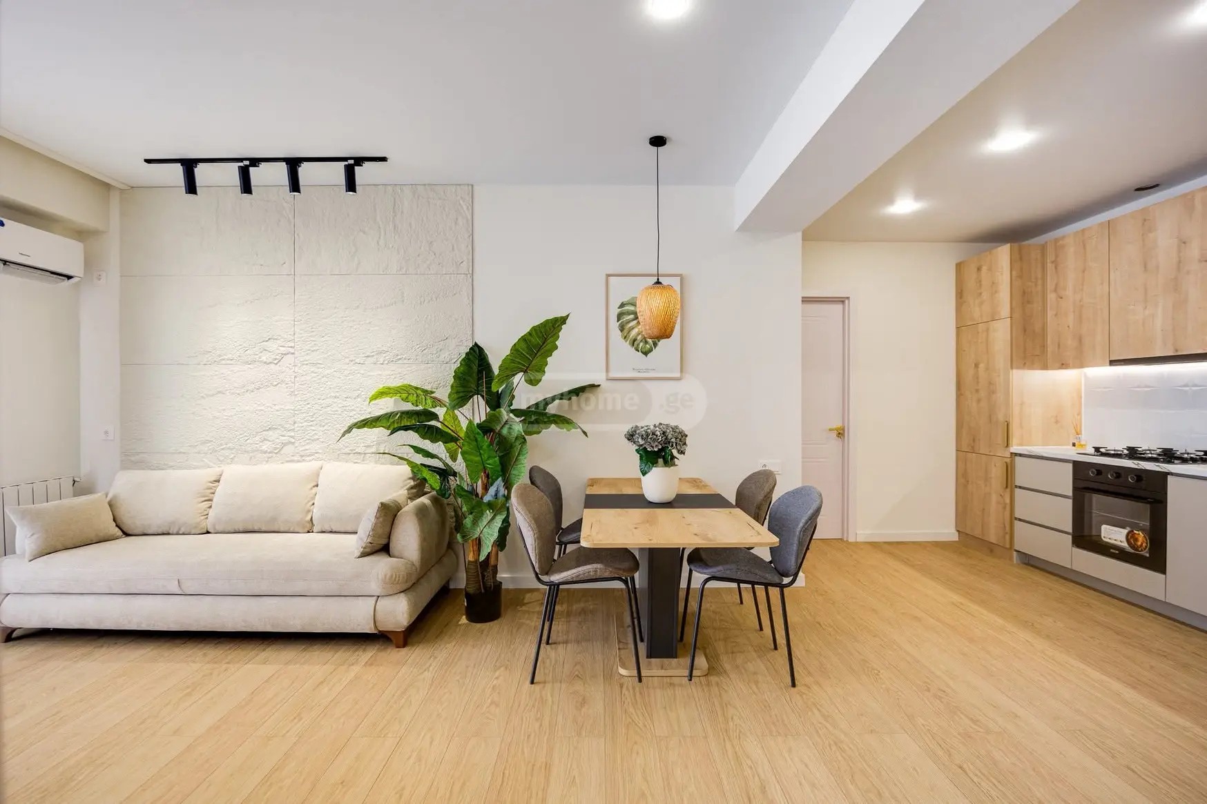 ტარიელის ქ.  - 4 rooms
