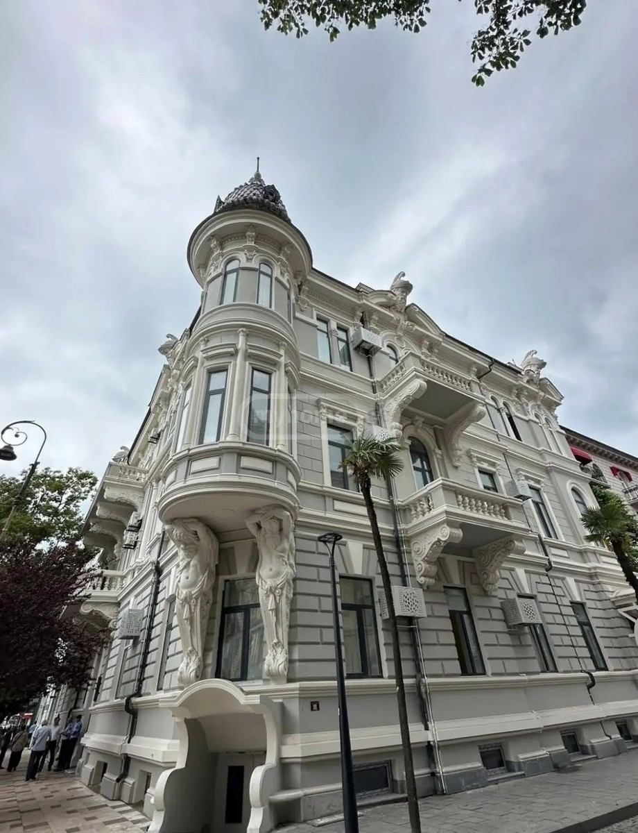 აბაშიძე მ. ქ. 20 - 4 rooms