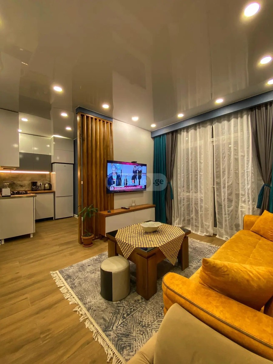 აღმაშენებლის ქ. 1 - 3 rooms