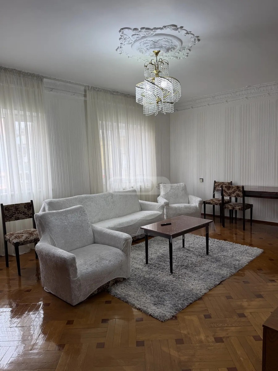 პუშკინის ქ. 129 - 4 rooms