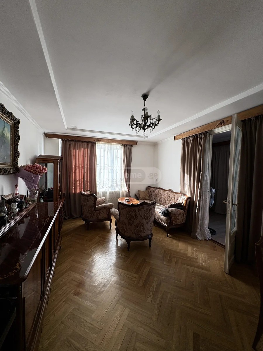 პეკინის გამზ. 25 - 3 rooms