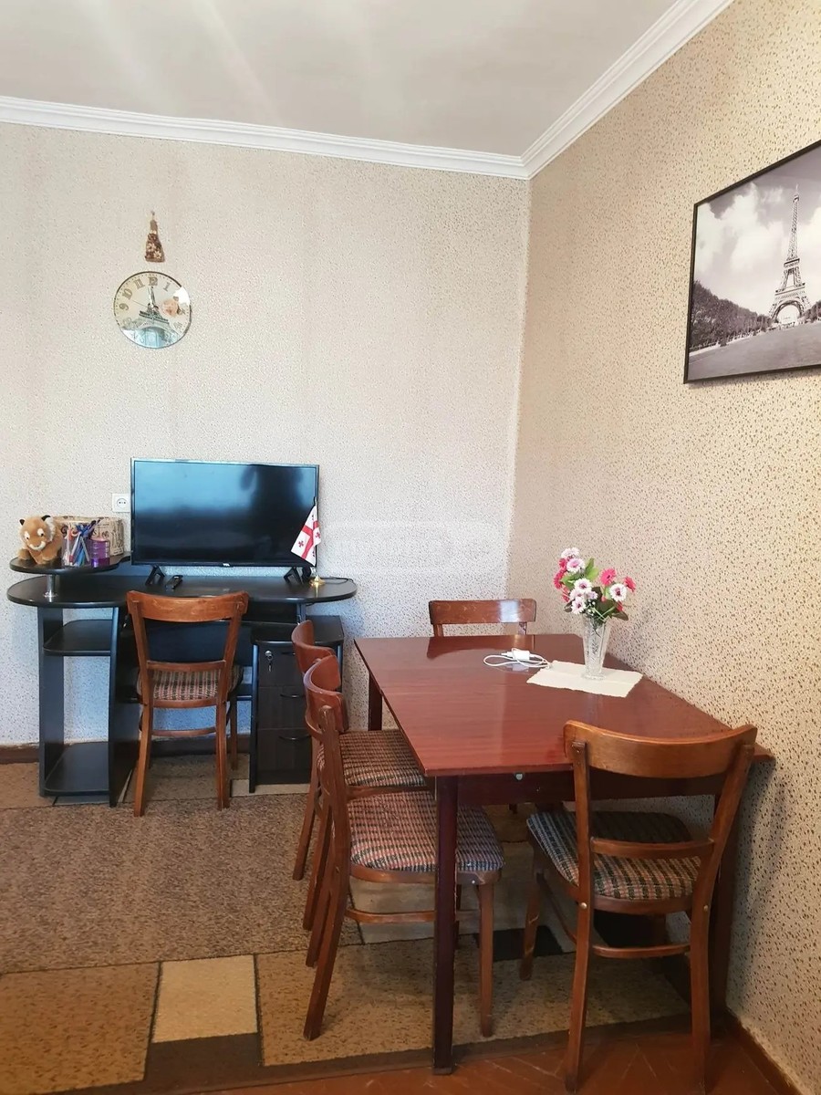 ლომოურის ქ. 11 - 2 rooms