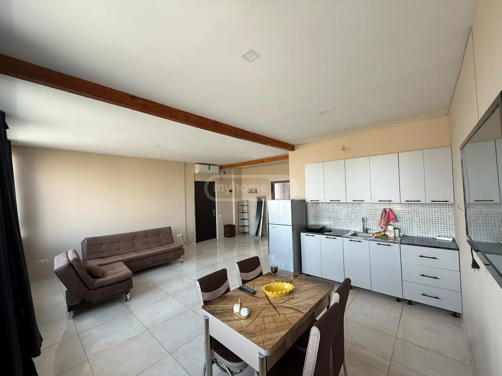 ლაისტი ა. ქ. 4 - 3 rooms