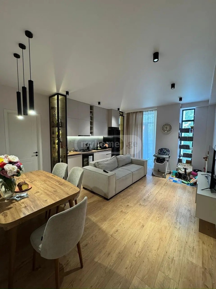 სტივენი კ. I ჩიხ. 24 - 3 rooms