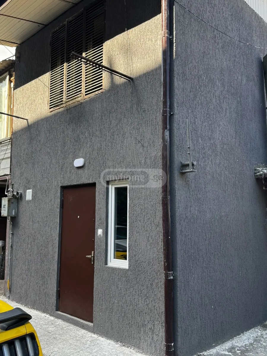 აღმაშენებლის გამზ. 151ა - 3 rooms