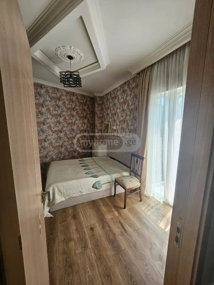 გმირი კურსანტების ქ.  - 3 rooms
