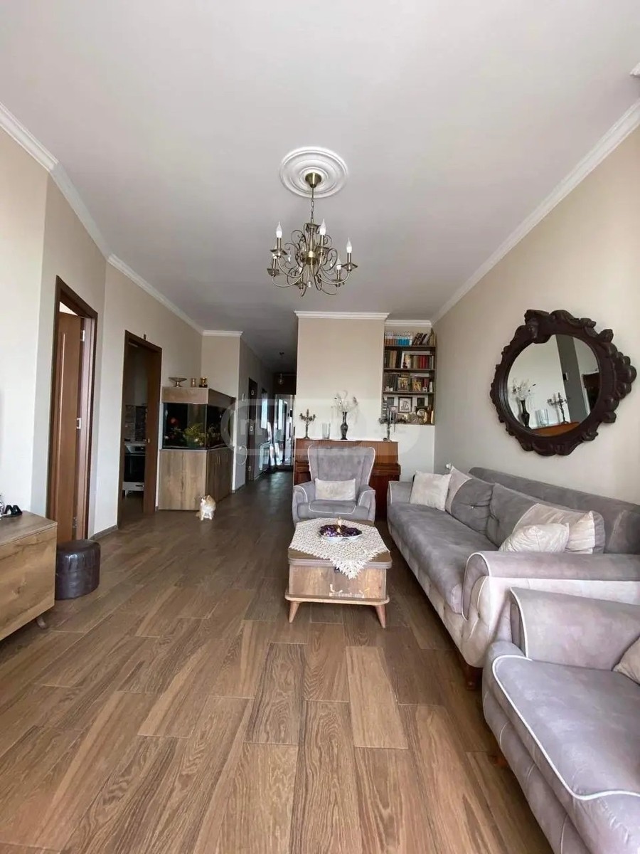 ჯავახიშვილის ქ. 18 - 4 rooms