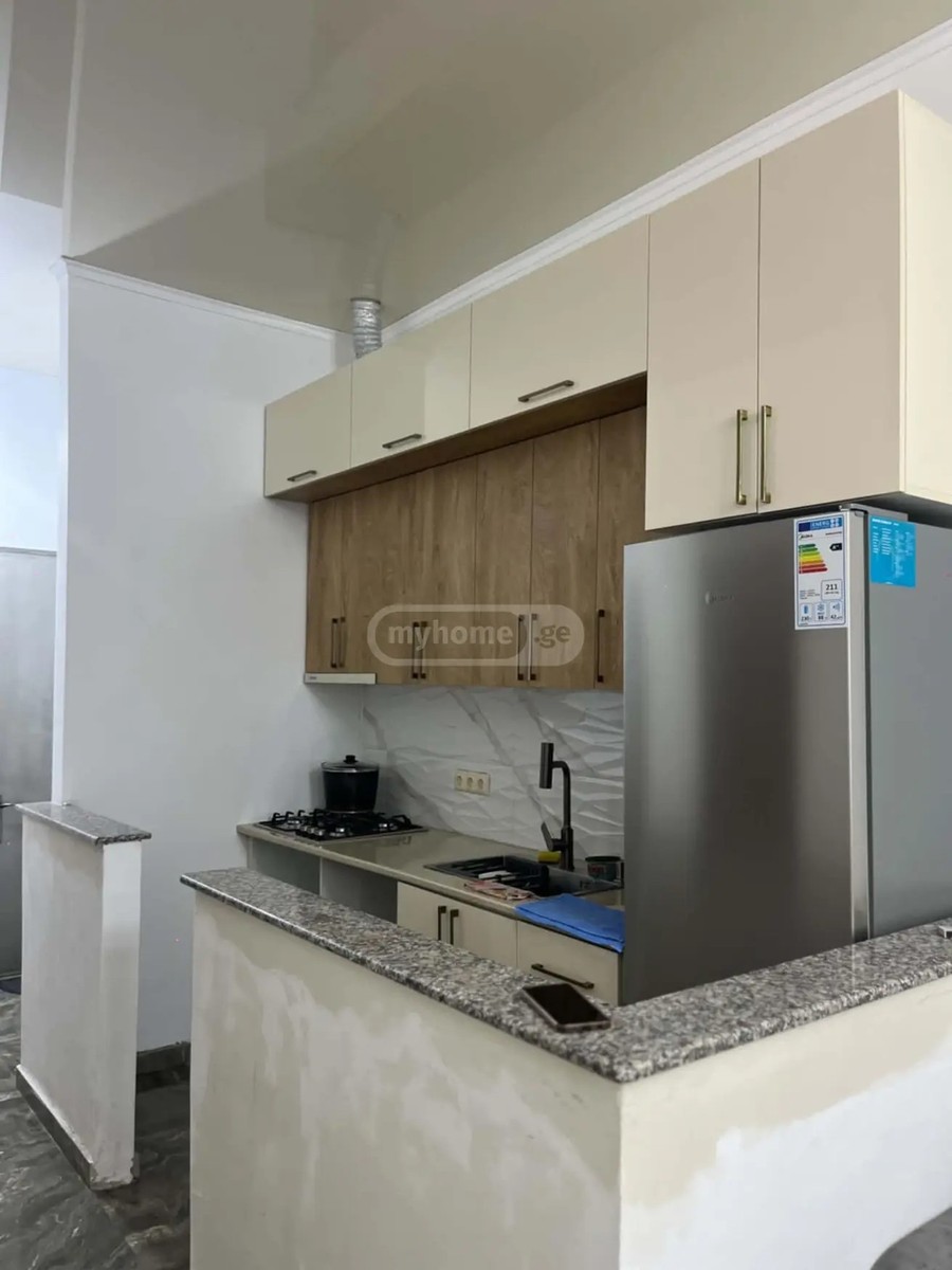 აბუსერიძე ტ. ქ. 45 - 3 rooms