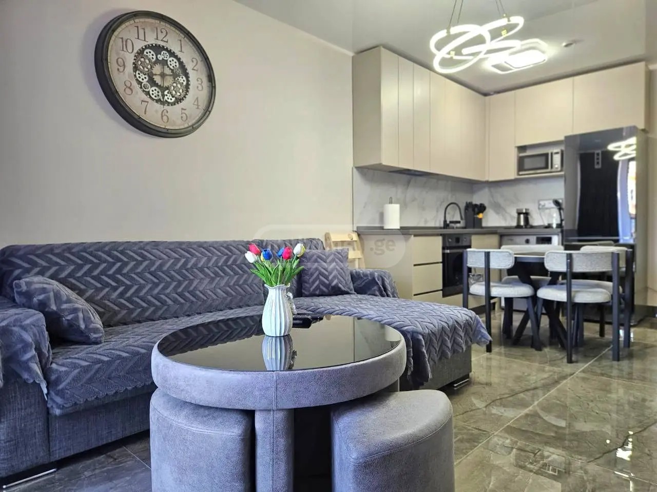აბუსერიძე ტ. ქ. 13 - 2 rooms