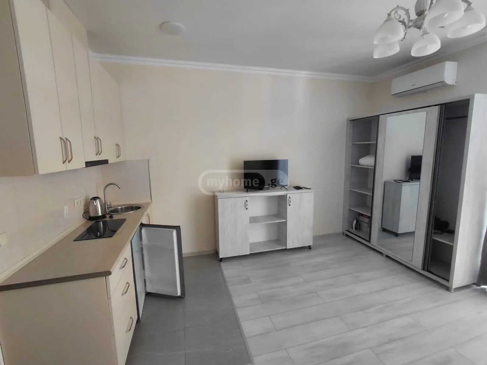 ანგისის 3 ჩიხი 8 - 1 rooms