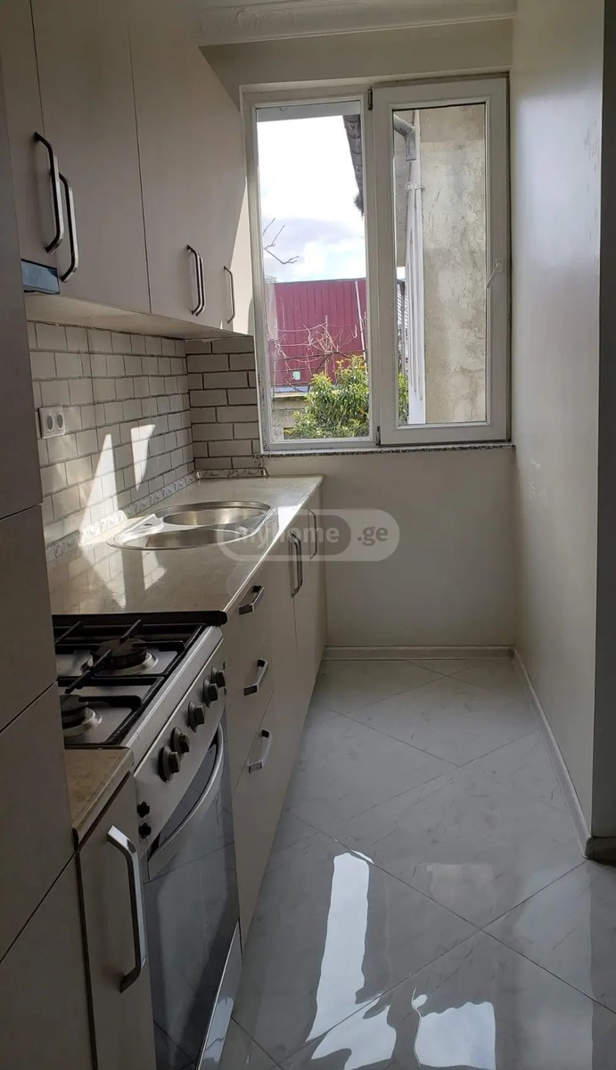 მელიქიშვილი პ. ქ. 8 - 3 rooms