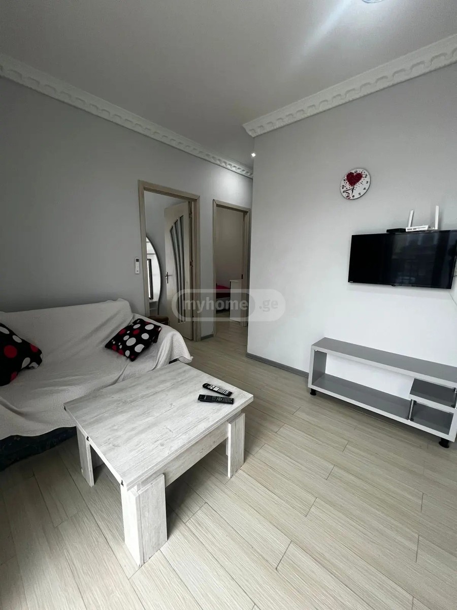 ანგისის ქ. 0 - 3 rooms