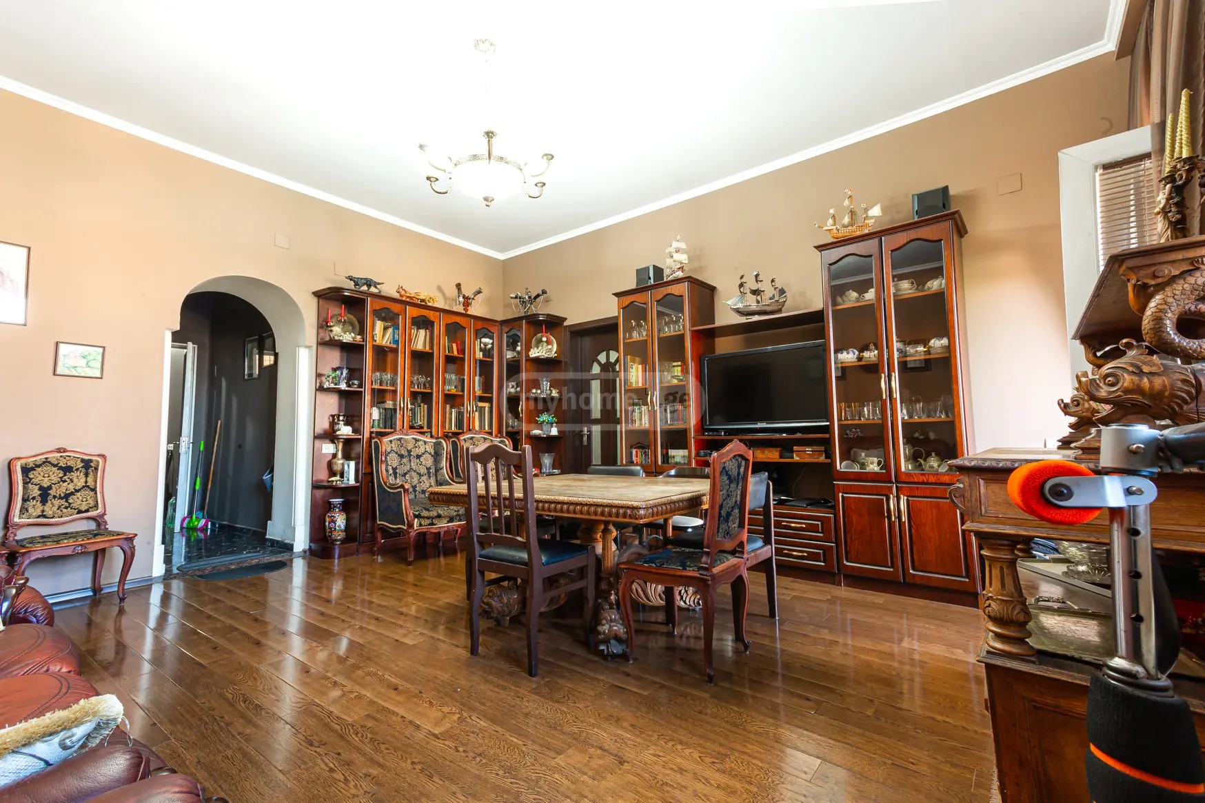 მაჩაბელი ი. ქ. 5 - 3 rooms