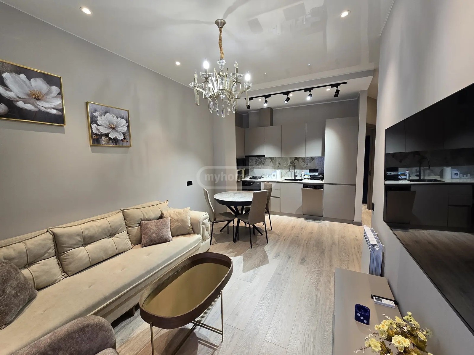 რუსთაველის ქ.  - 2 rooms