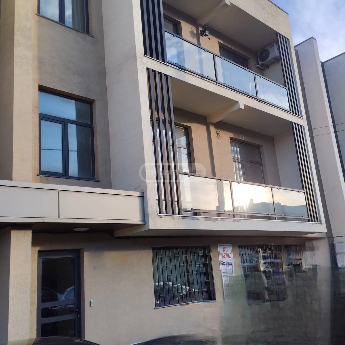 აფხაზეთის ქ.  - 3 rooms