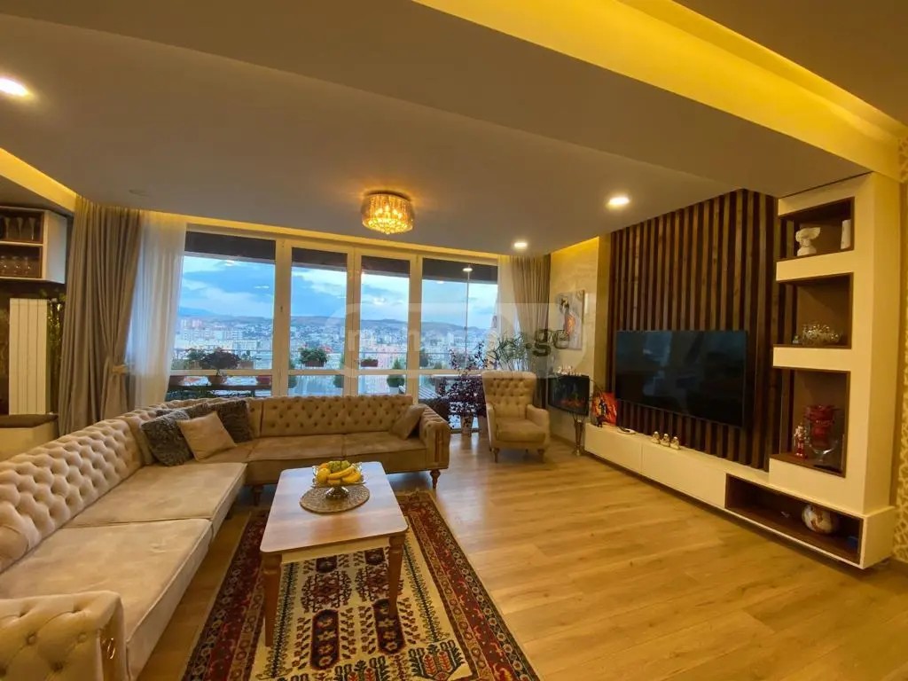 მარშალ გელოვანის გამზ. 52 - 5 rooms