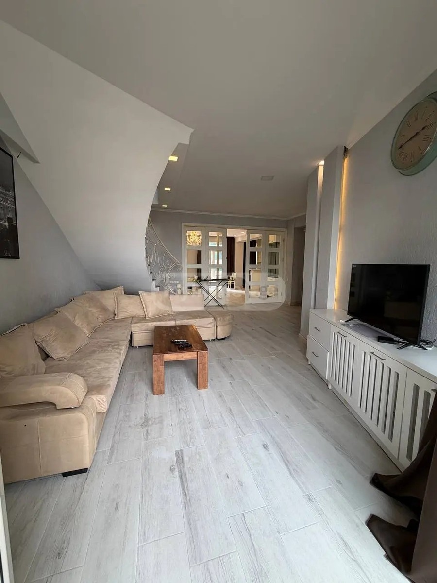 შარტავას ქ.  - 5 rooms