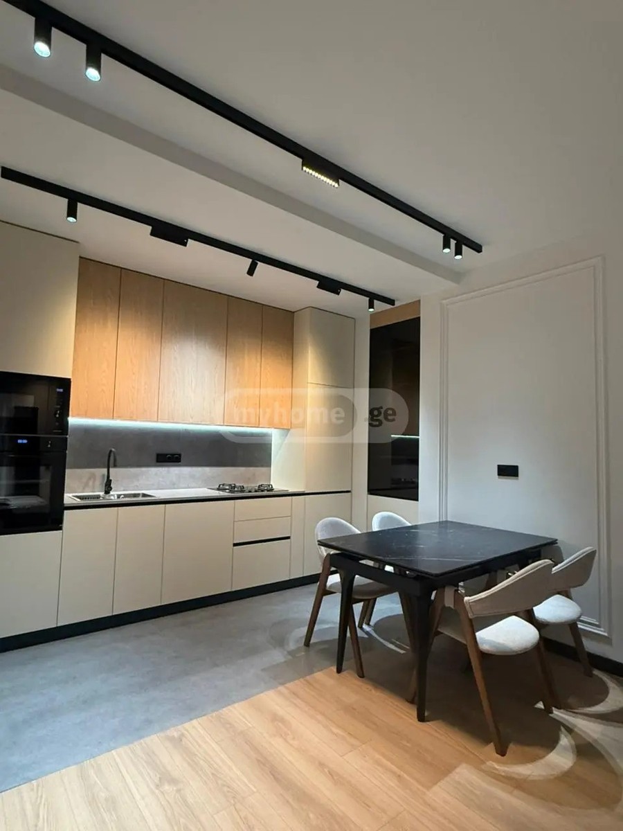 უნივერსიტეტის ქ. 46 - 3 rooms