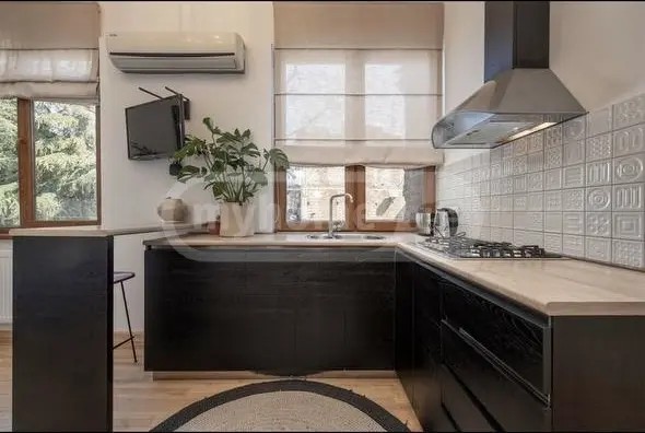 ლეონიძე გ. ქ. 8 - 3 rooms