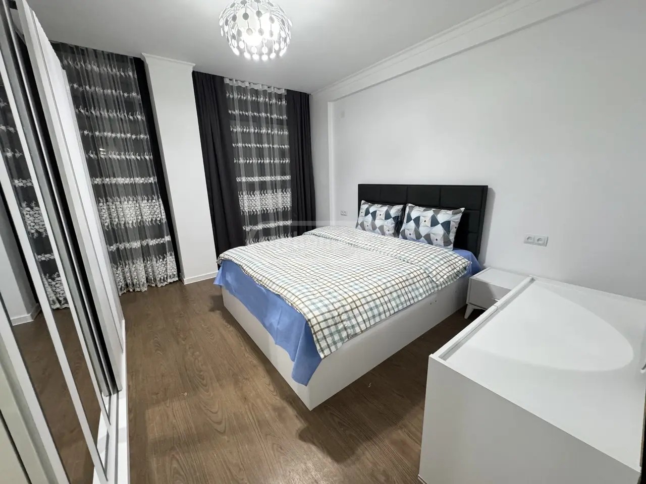 თაყაიშვილი ე. ქ. 105 - 4 rooms
