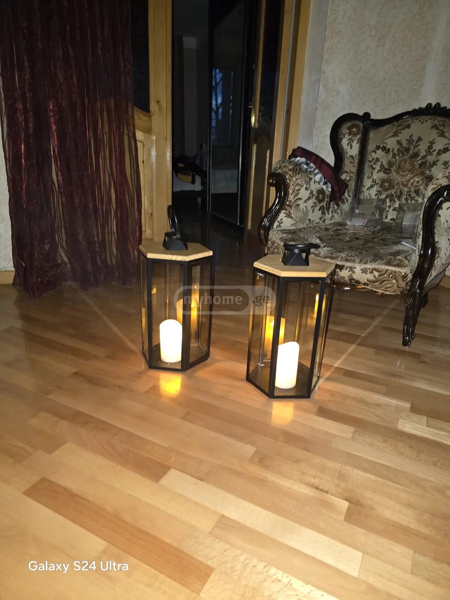 ჭავჭავაძის გამზ. 27 - 3 rooms