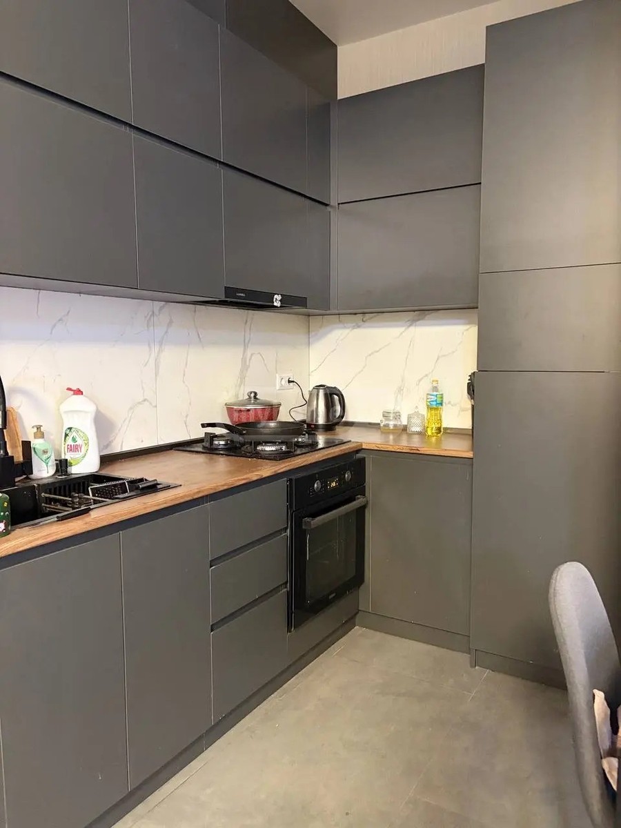 თორნიკე ერისთავის ქუჩა 5 - 3 rooms