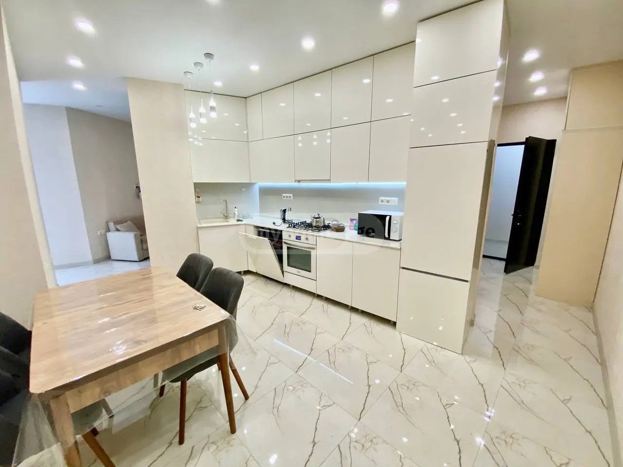 ანგისის ქ. 2 - 4 rooms