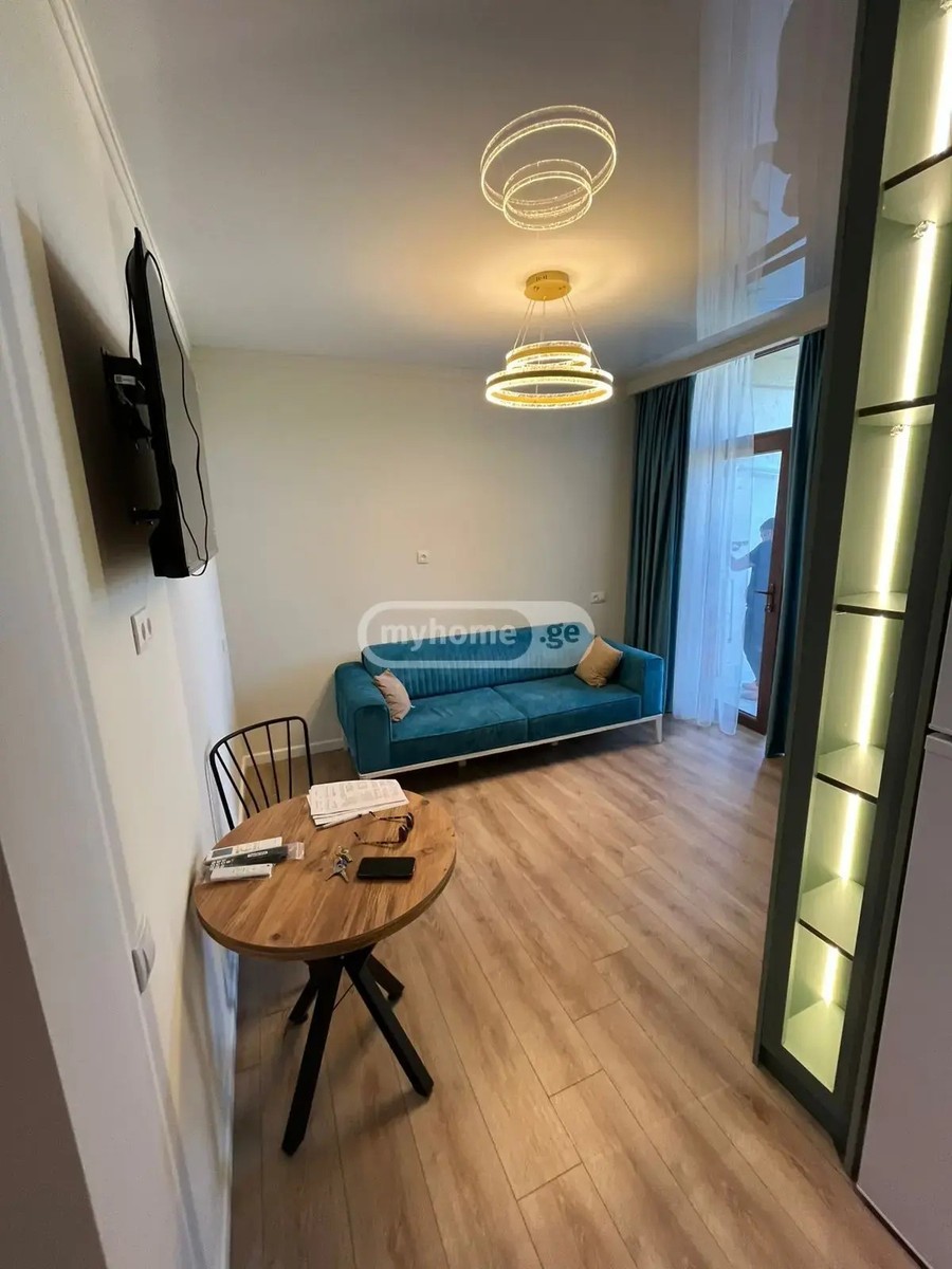 პეტრიწის ქ. 38 - 3 rooms