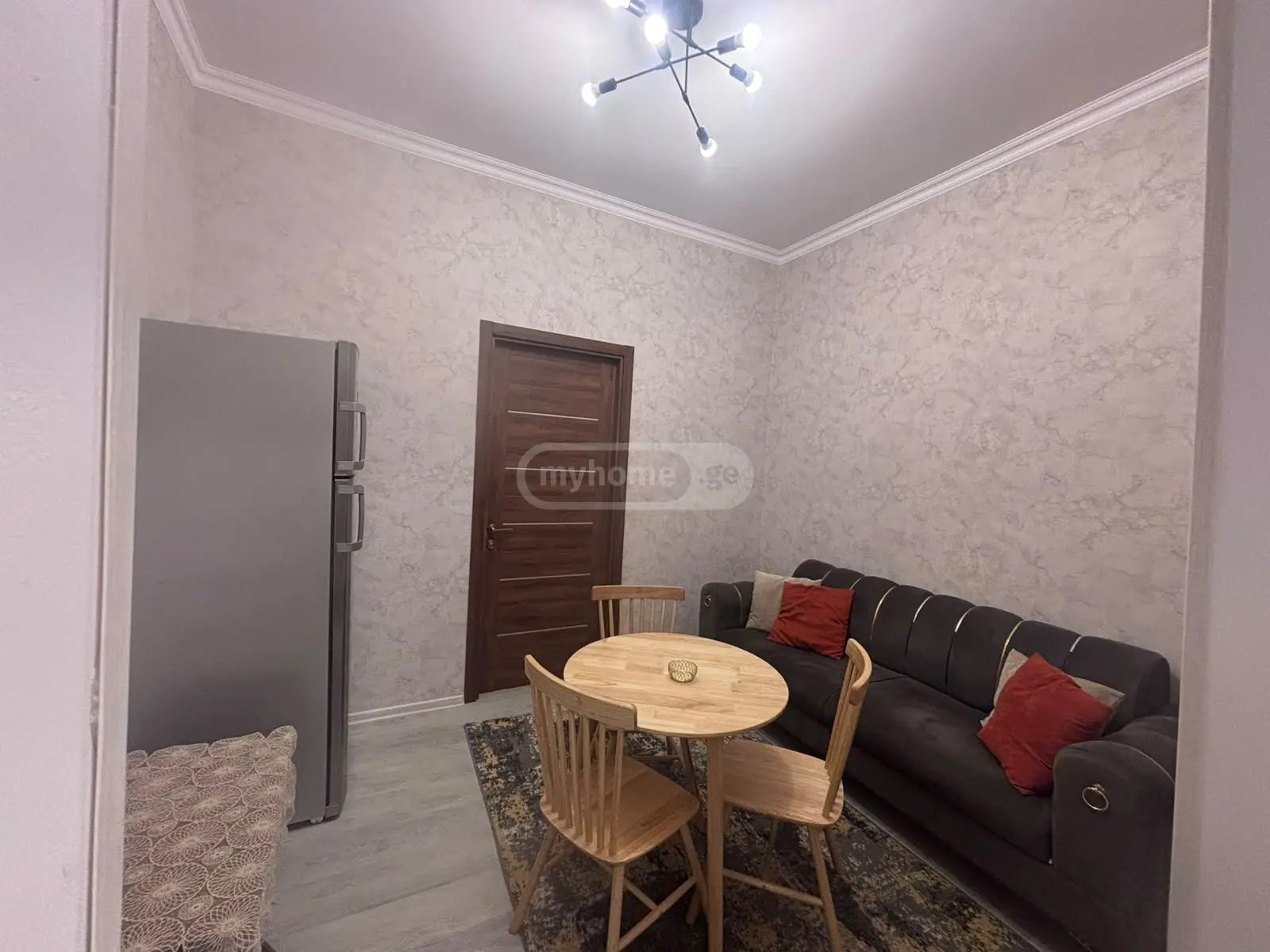 აღმაშენებლის გამზ. 62 - 3 rooms