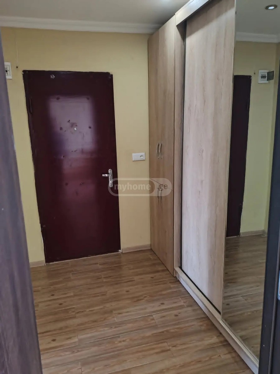 მაისურაძის ქ. 15 - 3 rooms
