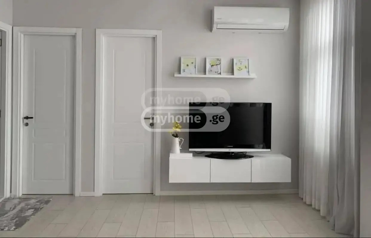 თაყაიშვილი ე. ქ. 12 - 3 rooms